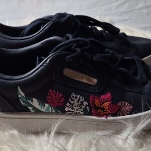 adidas X Her London Black Sleak Low Wonens 5